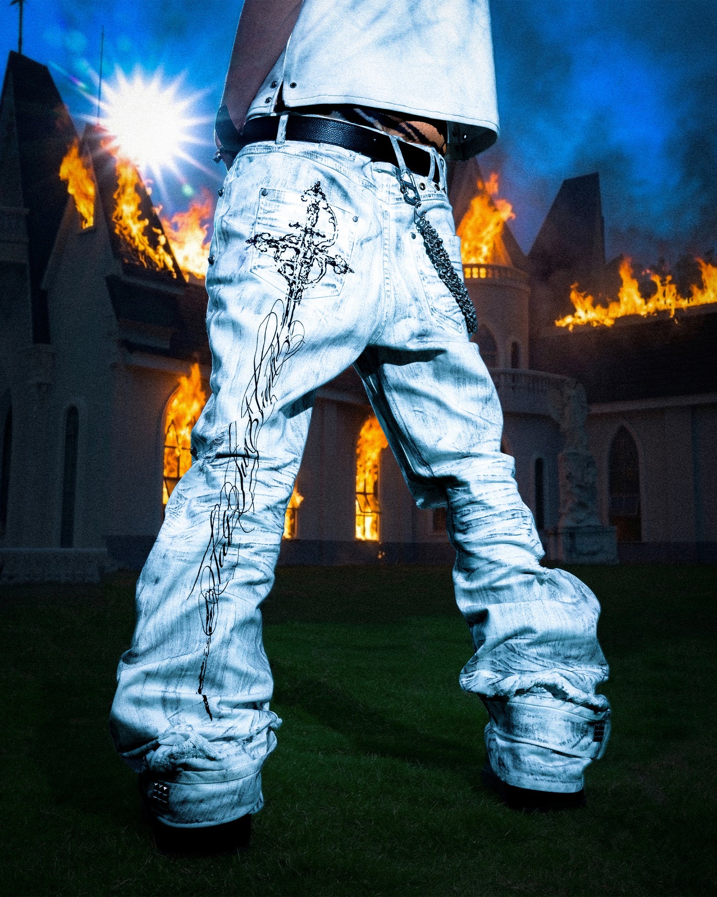 <LOST IN CASTLE> CURVED DENIM PANTS - POLLUTED WHITE