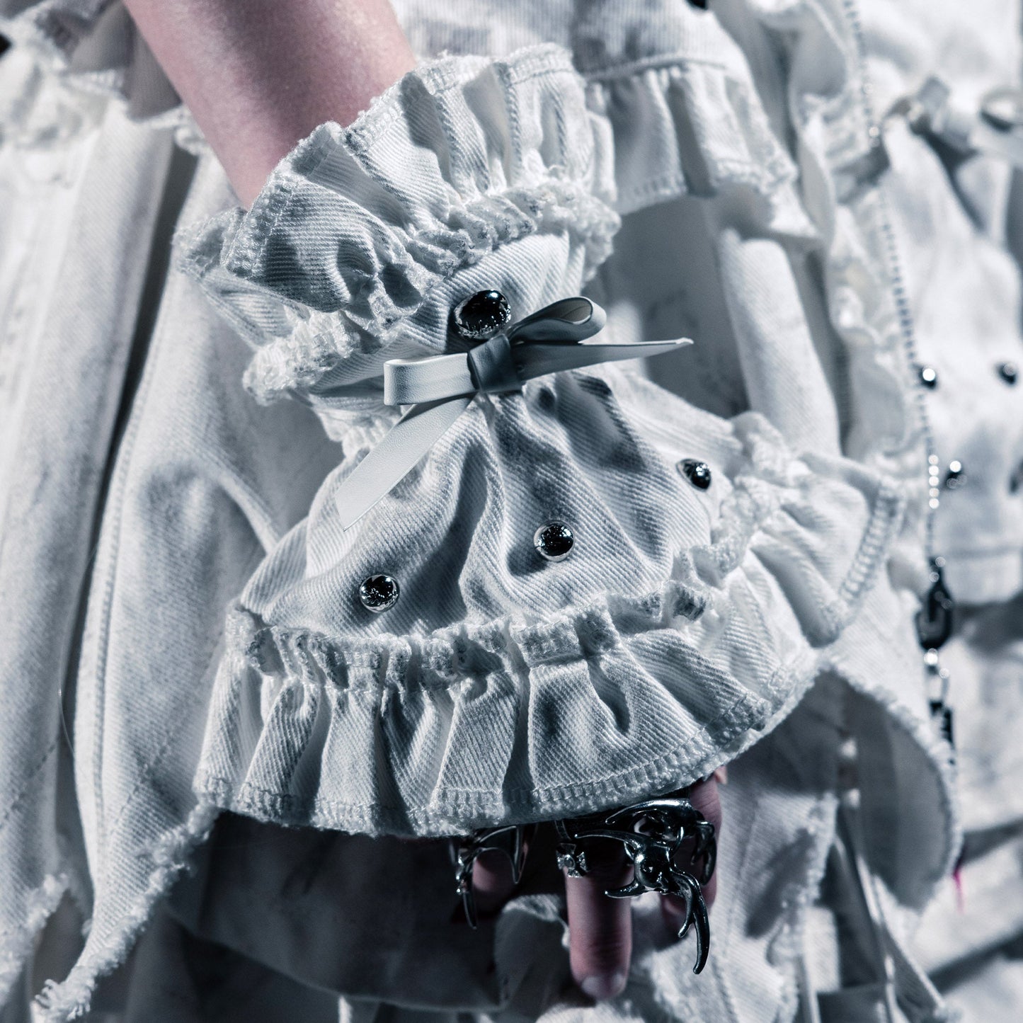 SSN V.05 LEGENDS OF NIGHT PRINCESS HAND SOCKS - POLLUTION WHITE (PRE-ORDER)